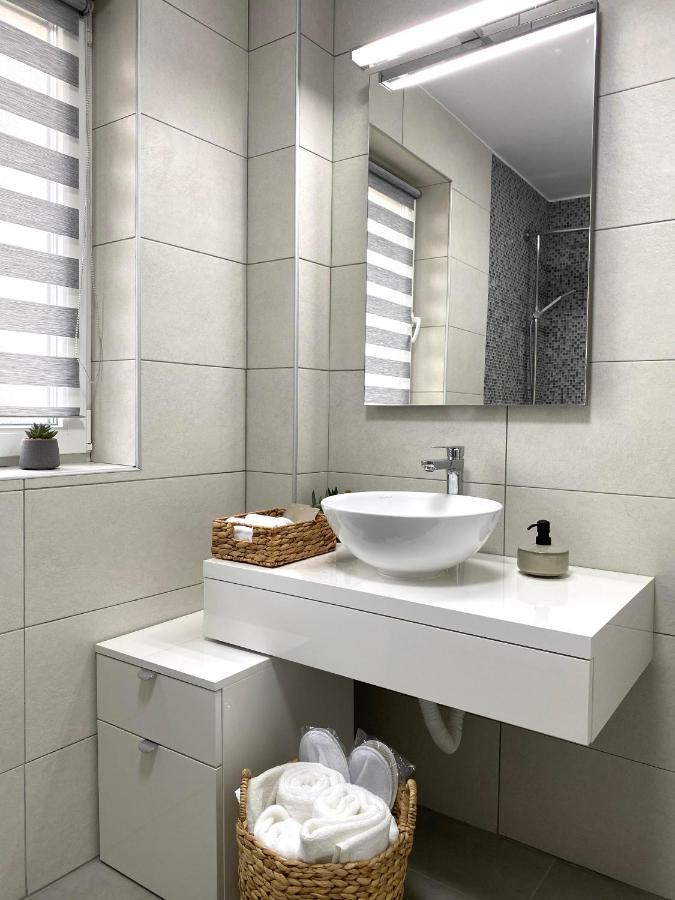 Cosy Apartments & Bistro Pufesti Εξωτερικό φωτογραφία