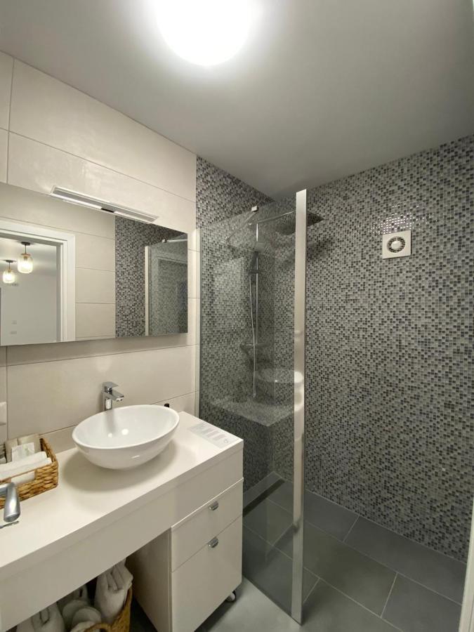 Cosy Apartments & Bistro Pufesti Εξωτερικό φωτογραφία