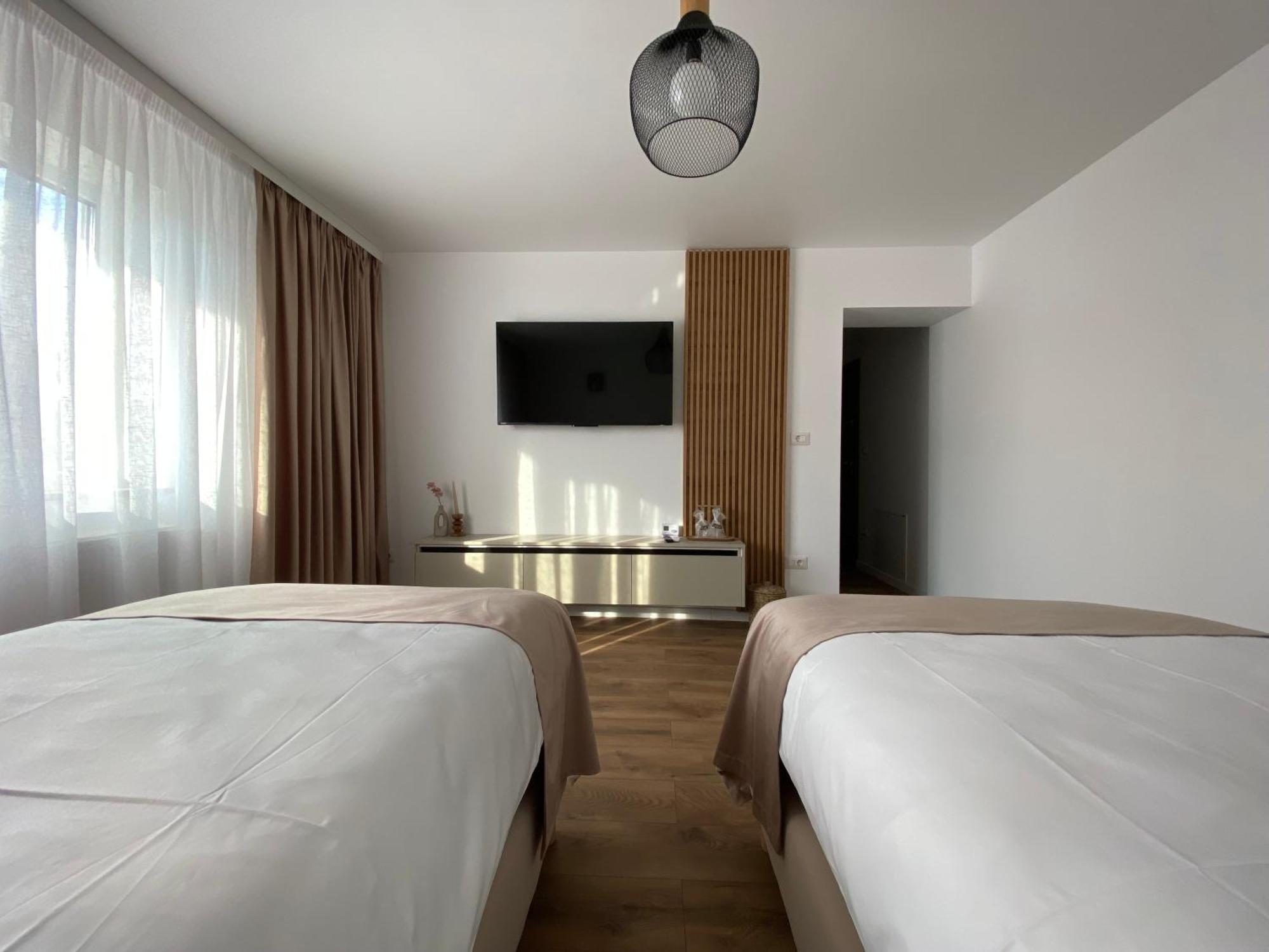 Cosy Apartments & Bistro Pufesti Εξωτερικό φωτογραφία