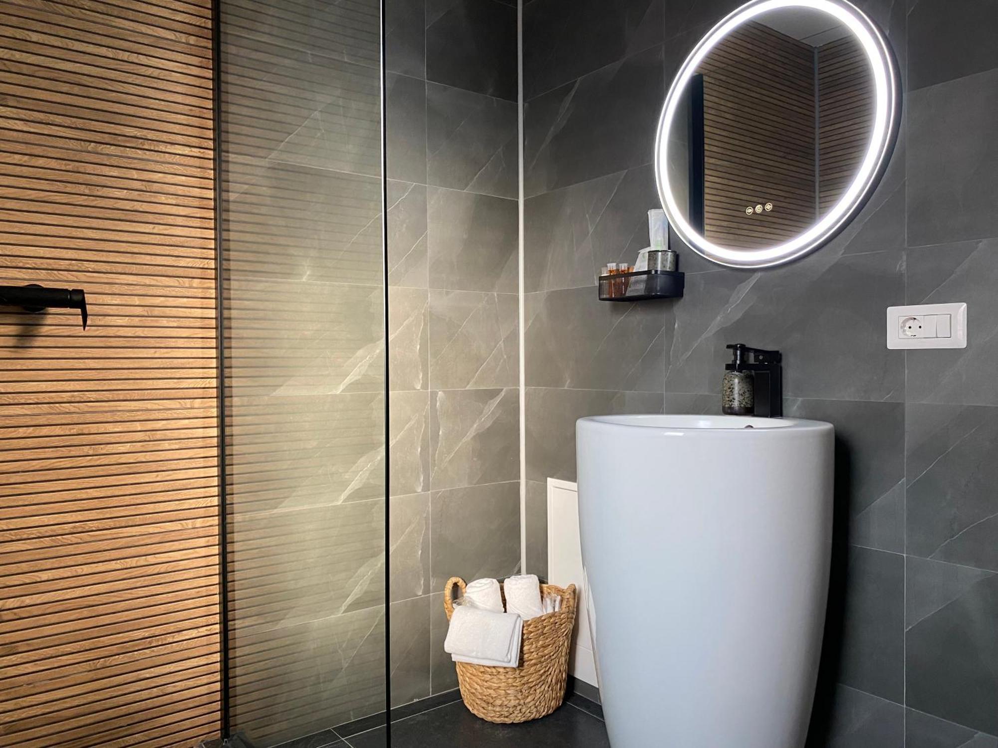 Cosy Apartments & Bistro Pufesti Εξωτερικό φωτογραφία