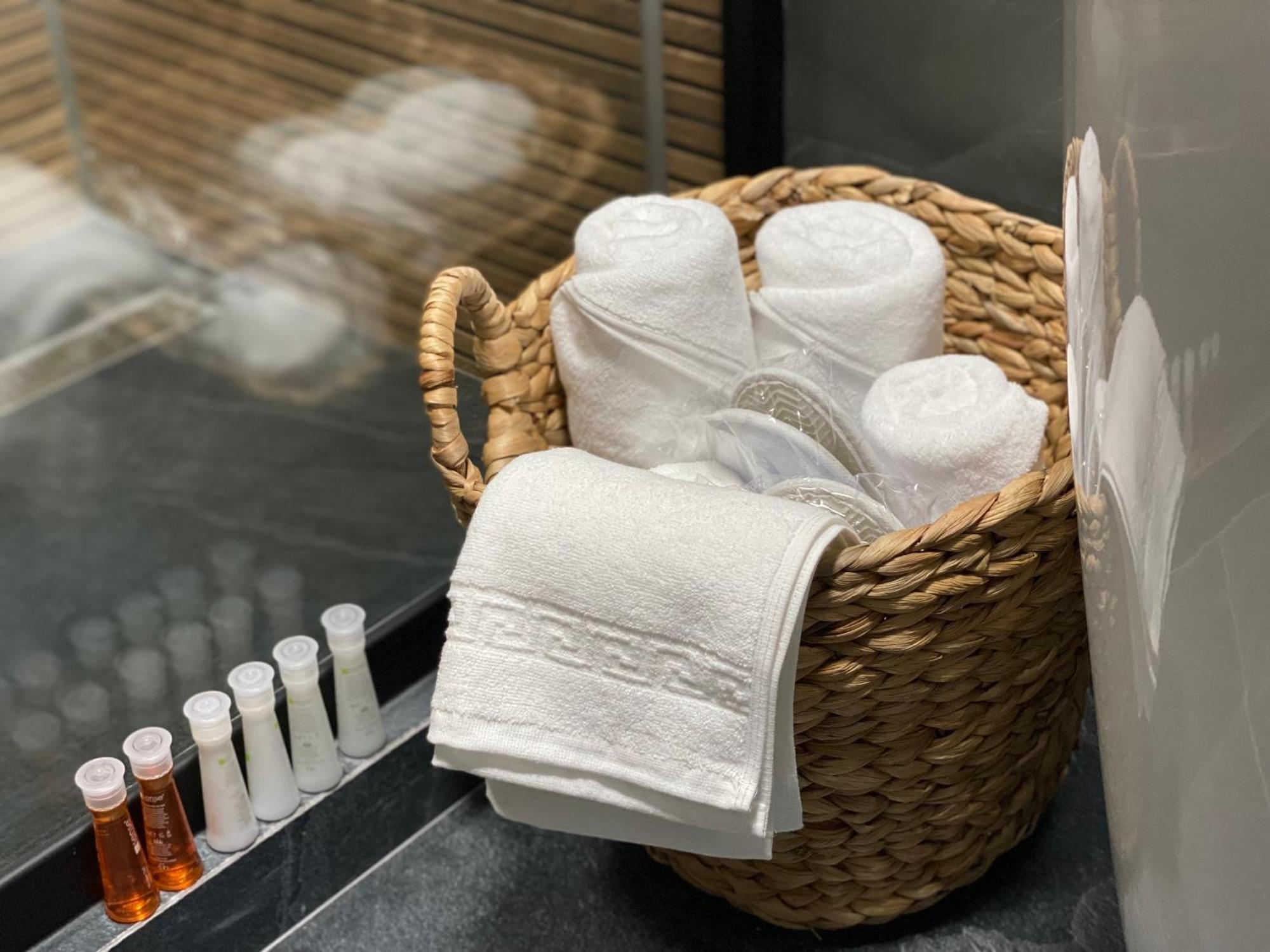 Cosy Apartments & Bistro Pufesti Εξωτερικό φωτογραφία