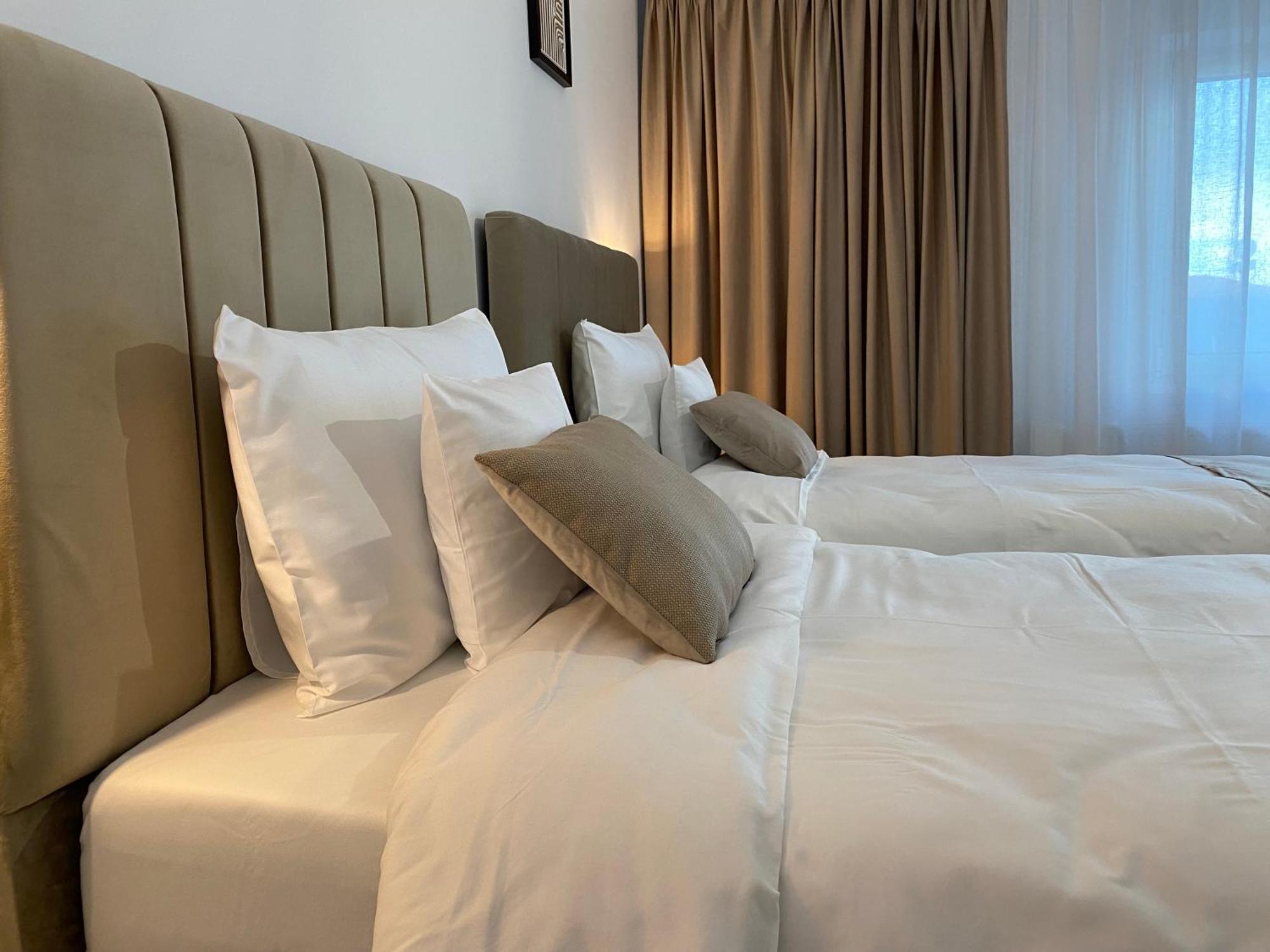 Cosy Apartments & Bistro Pufesti Εξωτερικό φωτογραφία